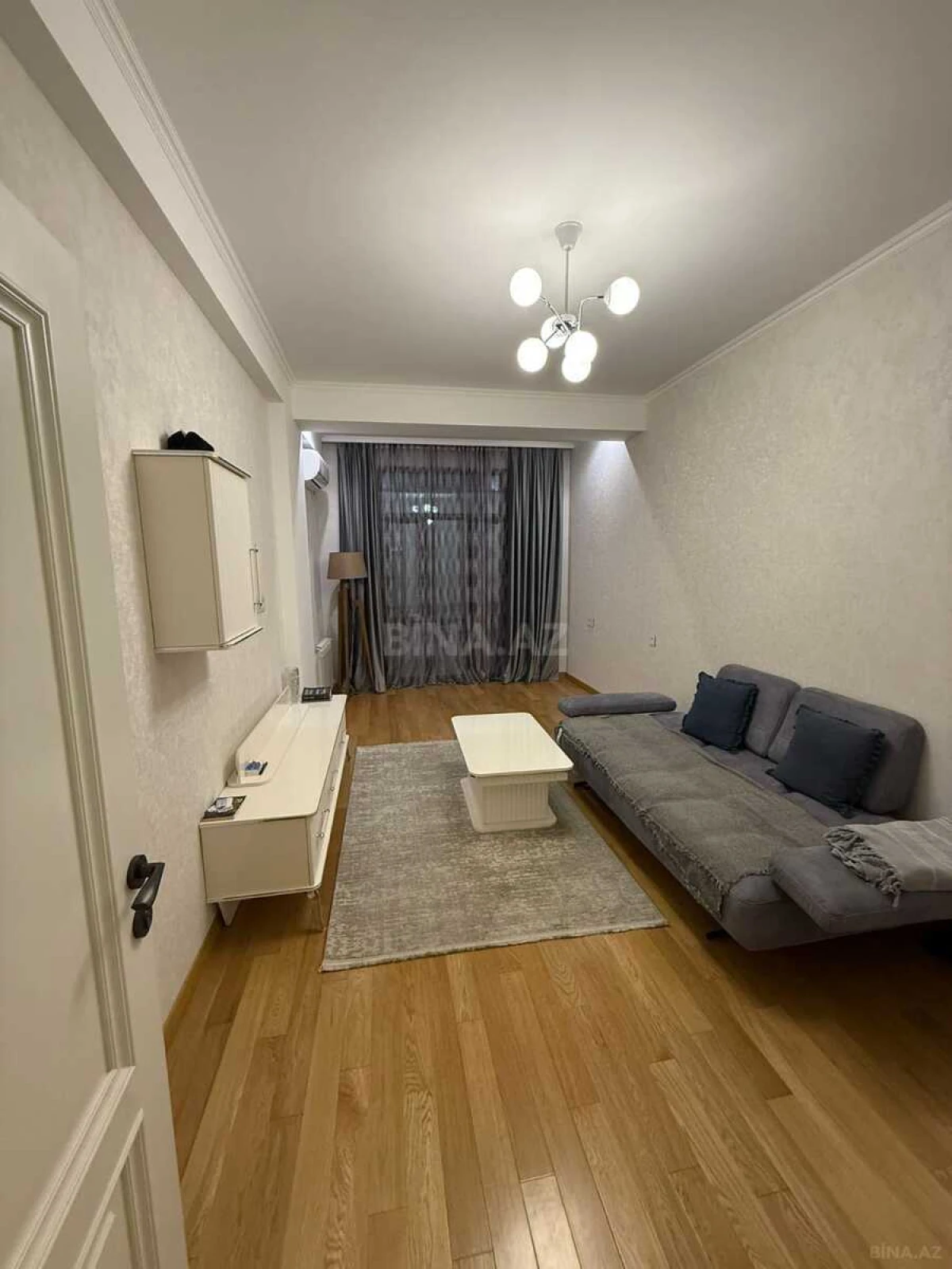 Kirayə verilir 2 otaqlı mənzil 80 m²
