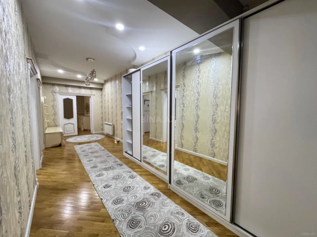 Satılır 3 otaqlı mənzil 140 m²