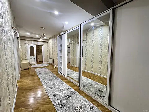 Satılır 3 otaqlı mənzil 140 m²