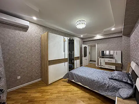 Satılır 3 otaqlı mənzil 140 m²