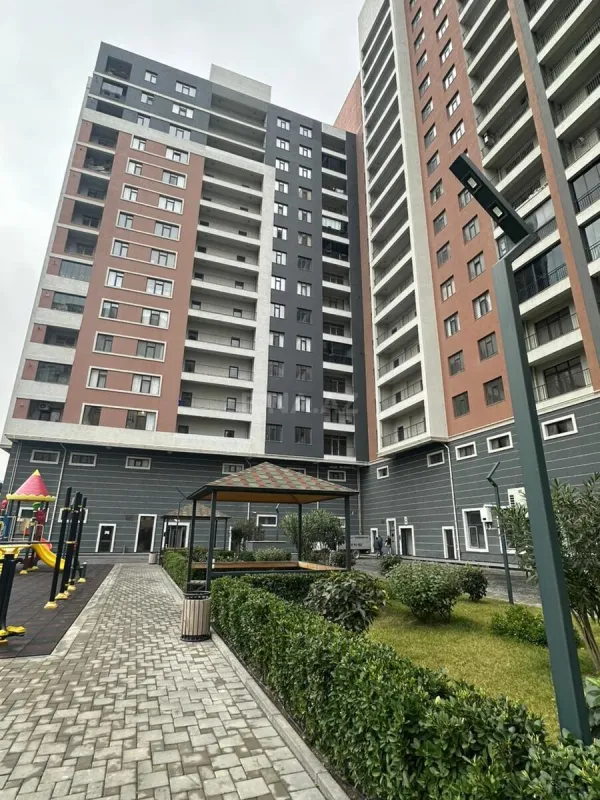 Satılır 2 otaqlı mənzil 110 m²