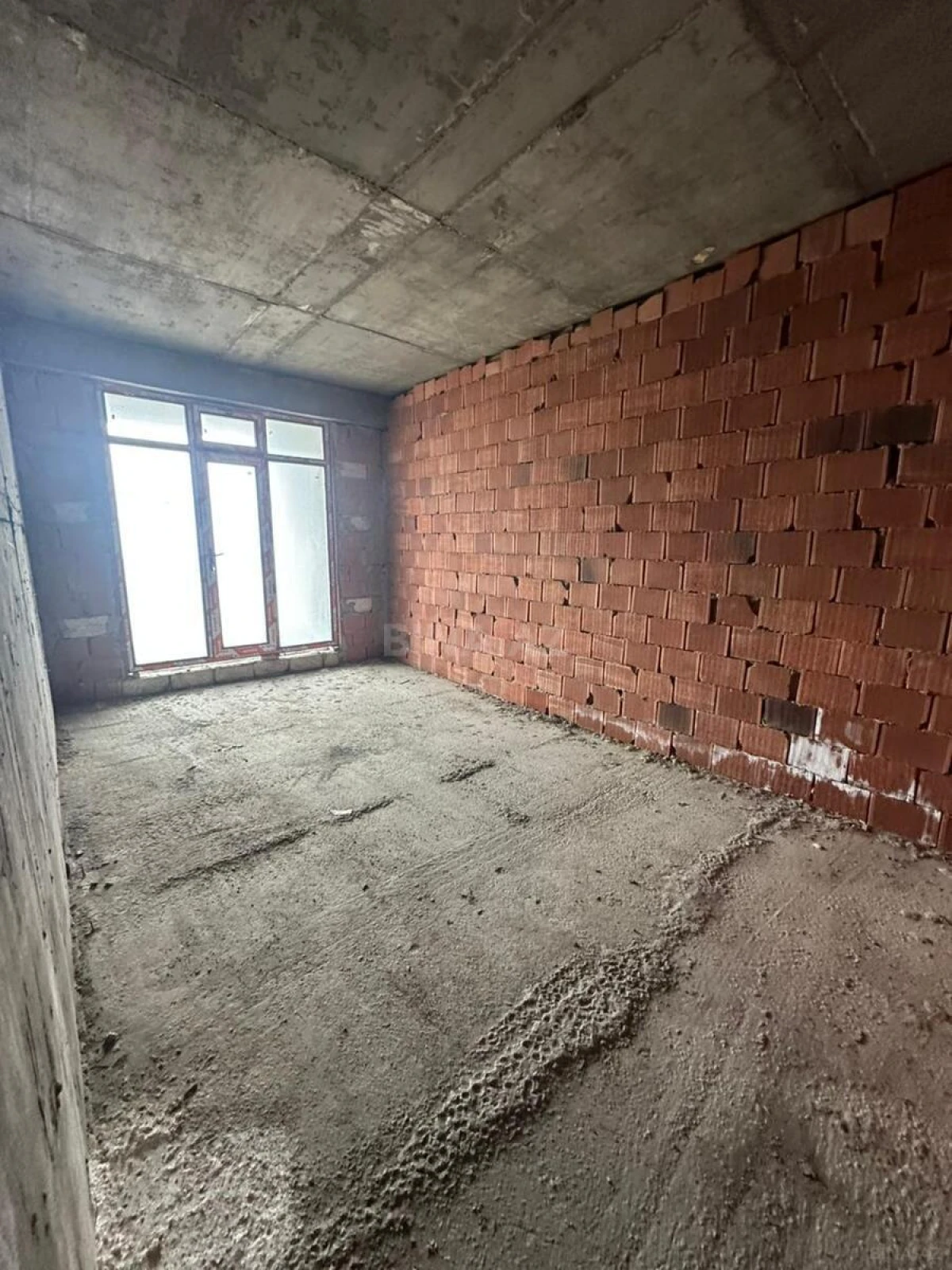 Satılır 2 otaqlı mənzil 110 m²