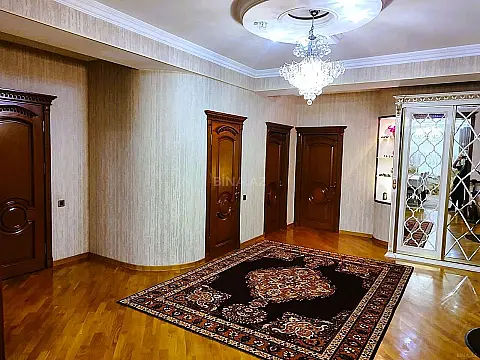 Satılır 3 otaqlı mənzil 125 m²