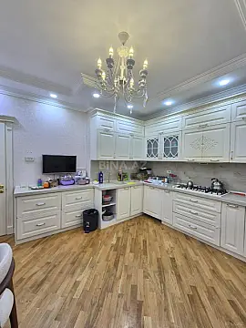 Satılır 3 otaqlı mənzil 145 m²
