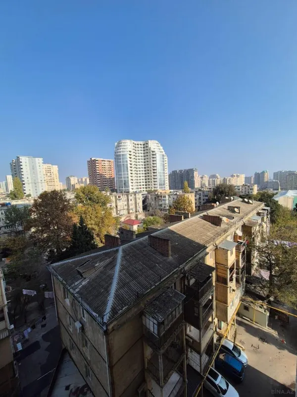 Satılır 3 otaqlı mənzil 145 m²