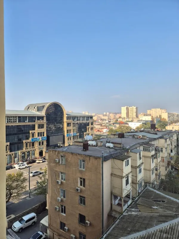 Satılır 3 otaqlı mənzil 145 m²