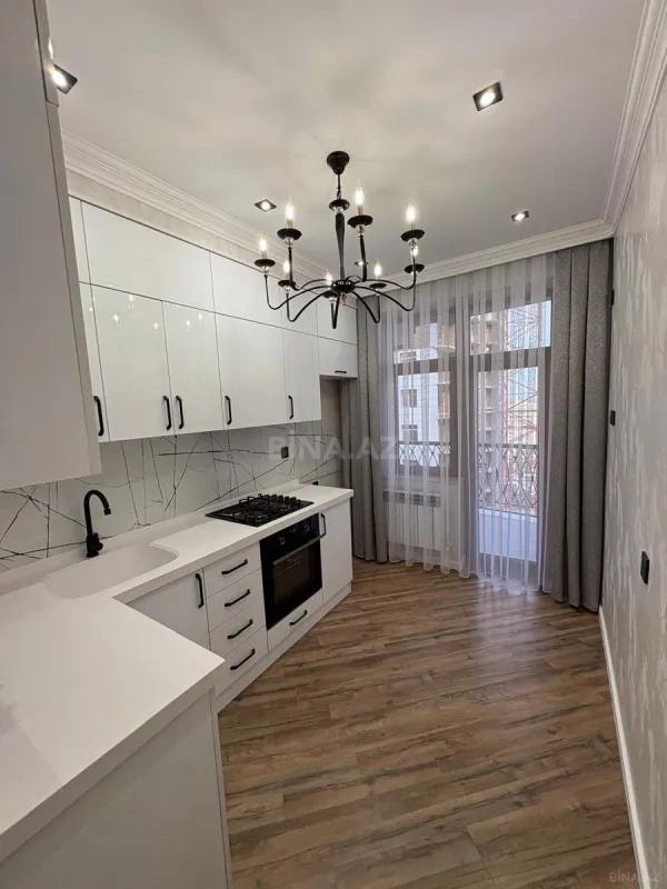 Satılır 4 otaqlı mənzil 120 m²