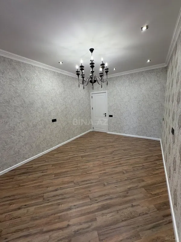 Satılır 4 otaqlı mənzil 120 m²