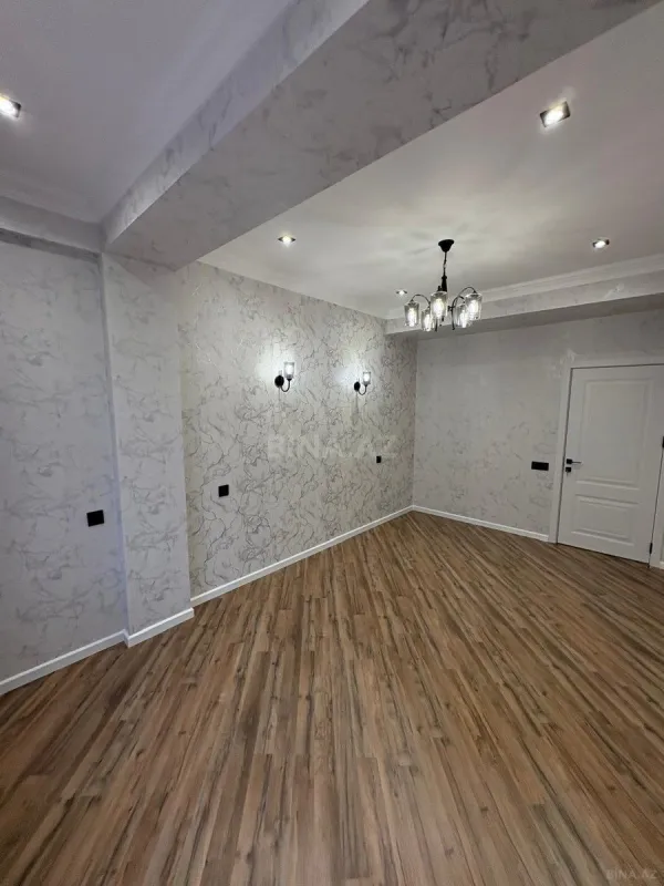 Satılır 4 otaqlı mənzil 120 m²