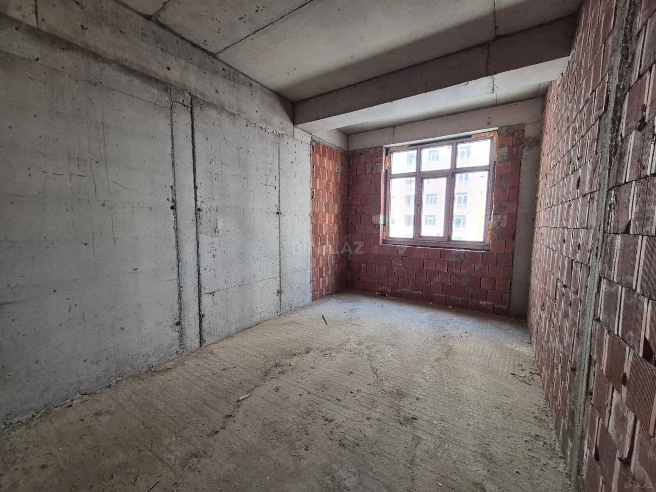 Satılır 3 otaqlı mənzil 114 m²