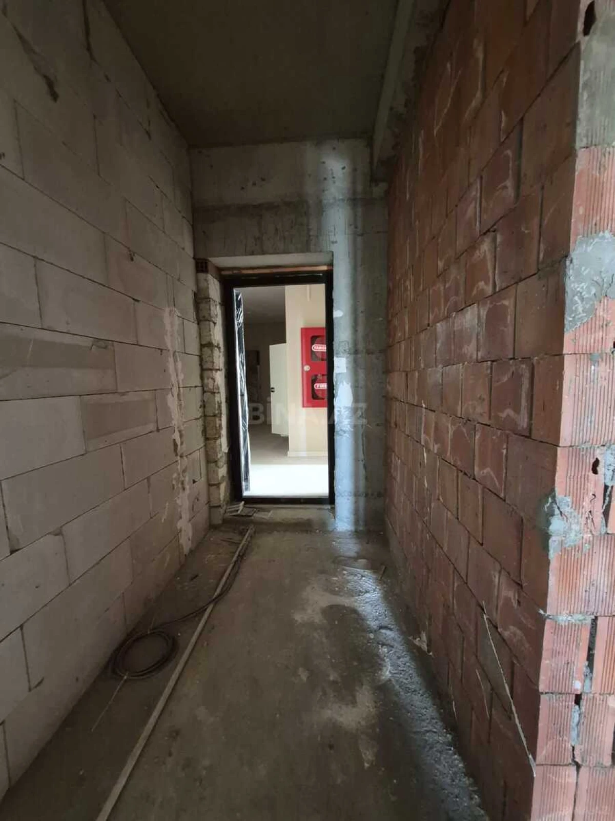 Satılır 3 otaqlı mənzil 114 m²