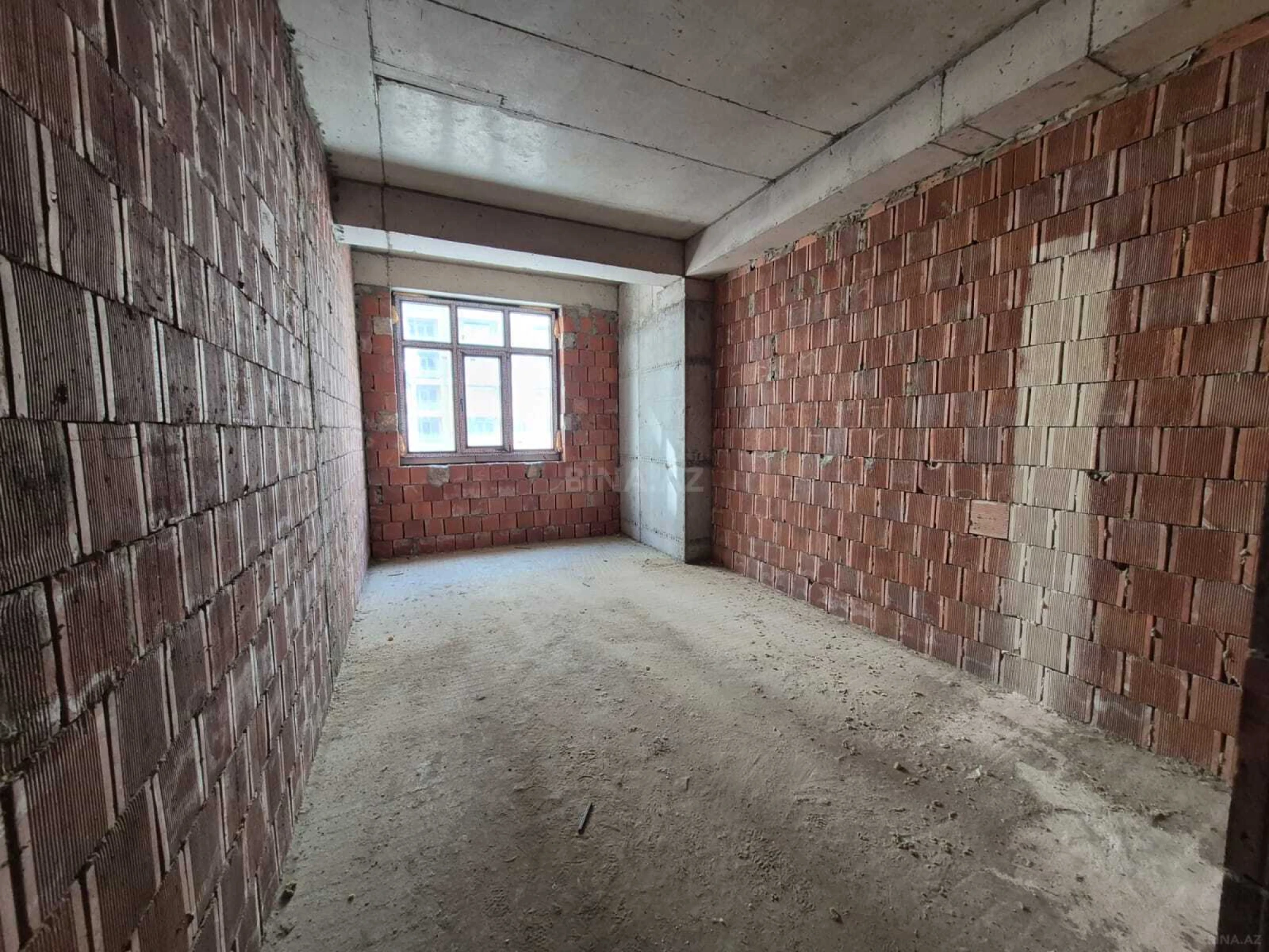 Satılır 3 otaqlı mənzil 114 m²