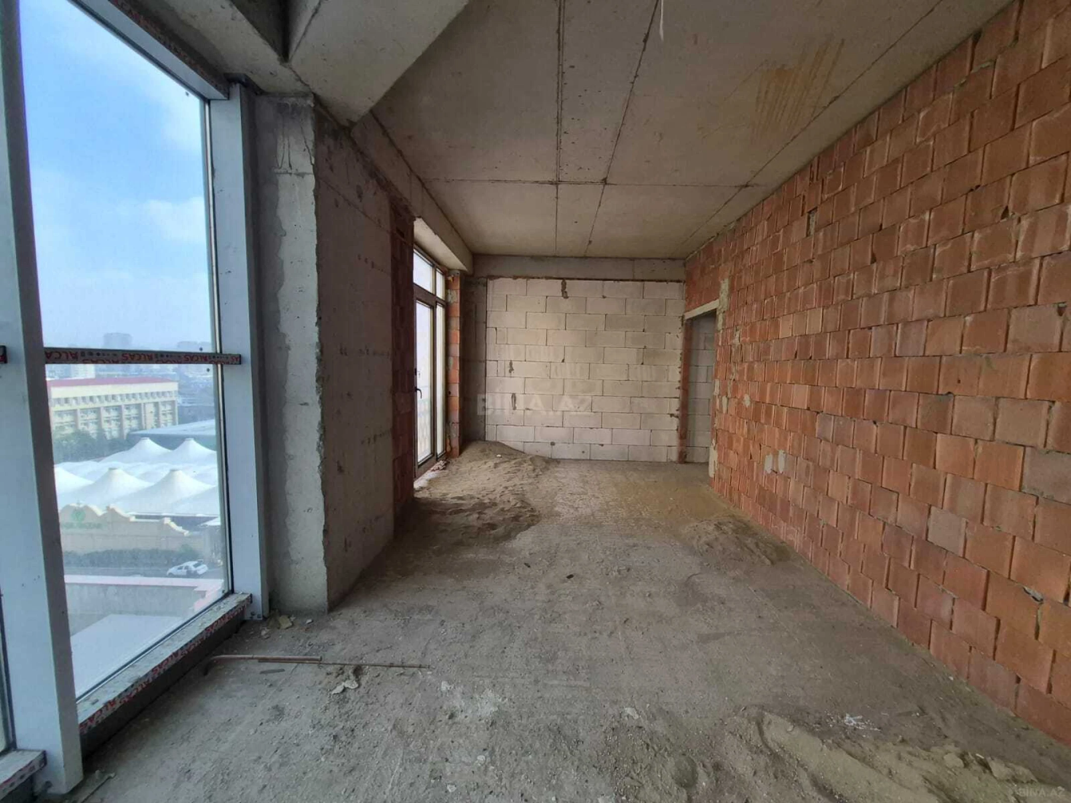 Satılır 3 otaqlı mənzil 114 m²