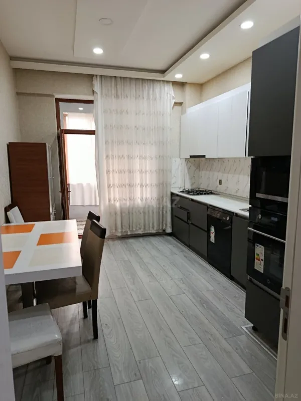 Kirayə verilir 3 otaqlı mənzil 110 m²