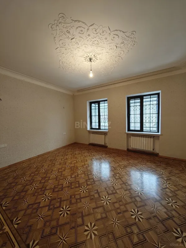 Satılır 5 otaqlı həyət evi 180 m²