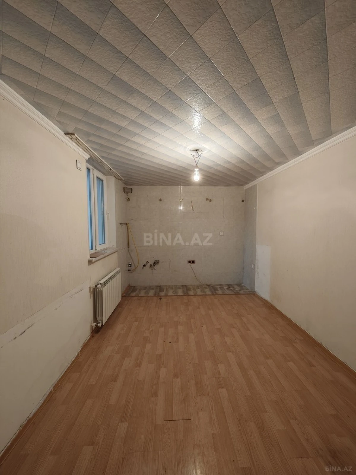Satılır 5 otaqlı həyət evi 180 m²