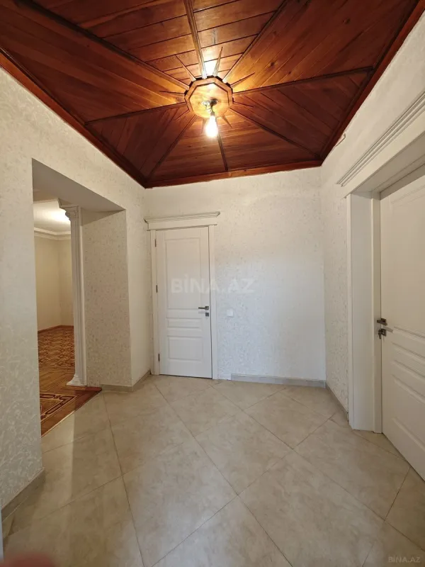 Satılır 5 otaqlı həyət evi 180 m²