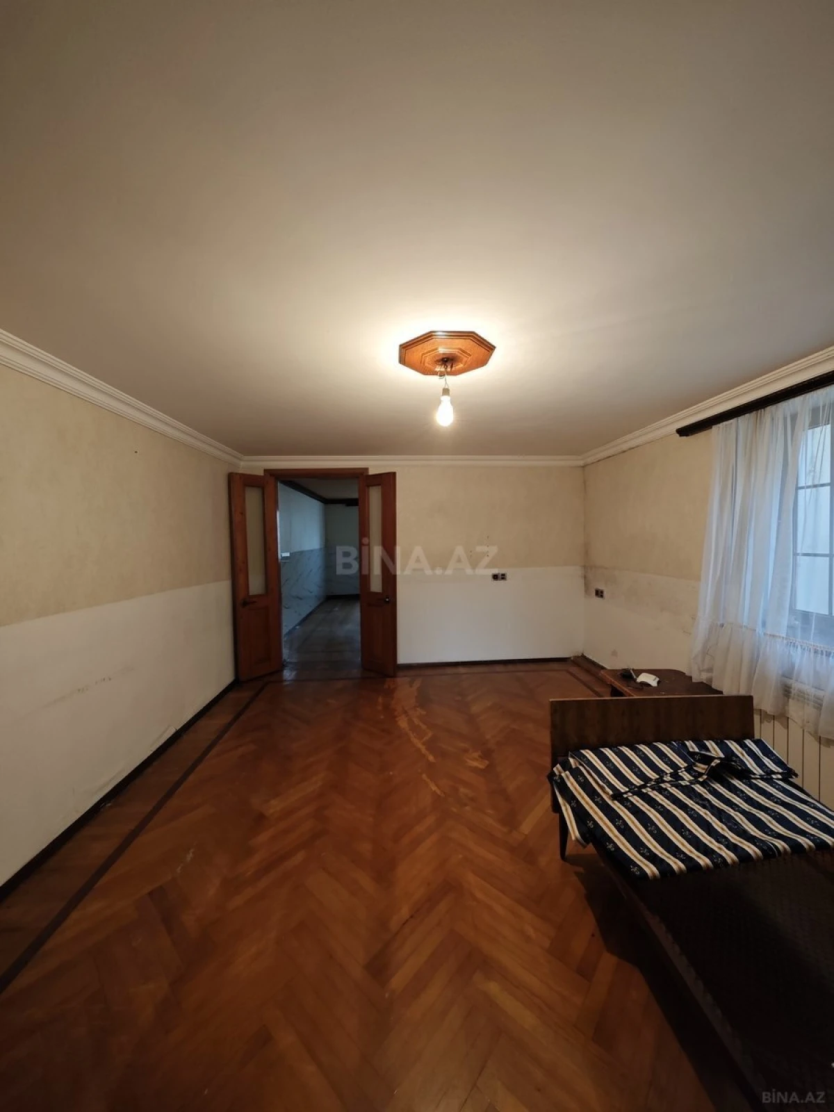 Satılır 5 otaqlı həyət evi 180 m²