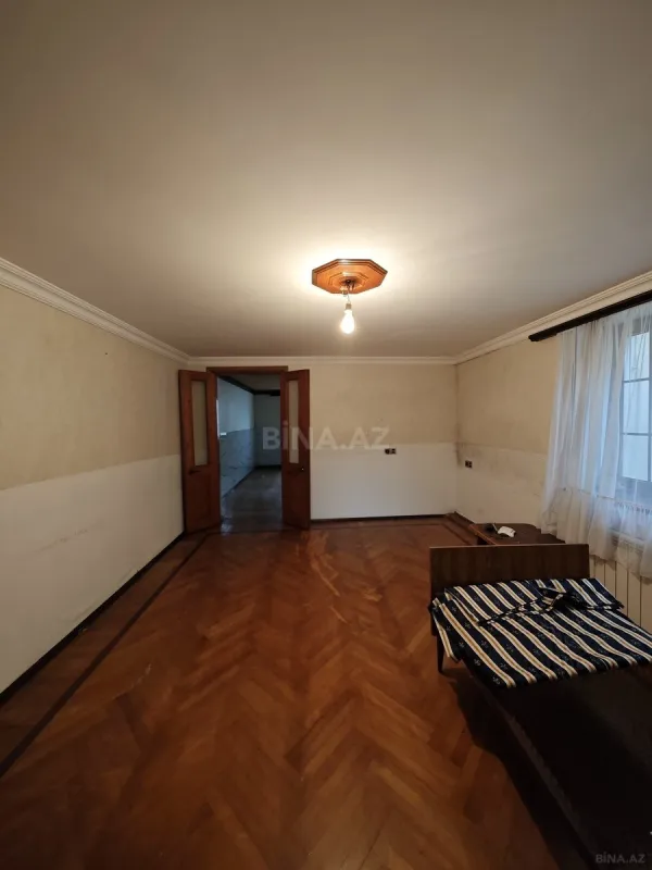 Satılır 5 otaqlı həyət evi 180 m²