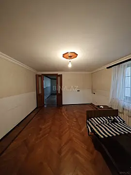 Satılır 5 otaqlı həyət evi 180 m²