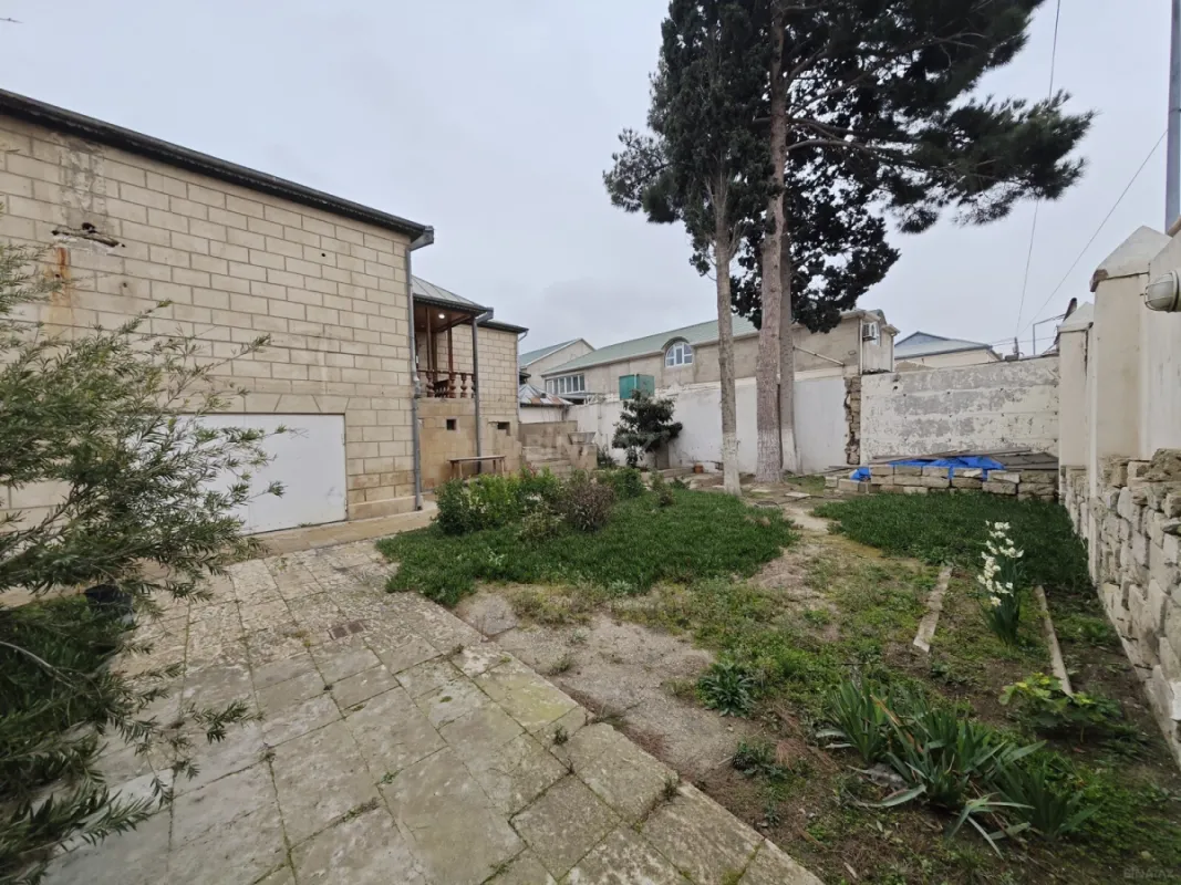 Satılır 5 otaqlı həyət evi 180 m²