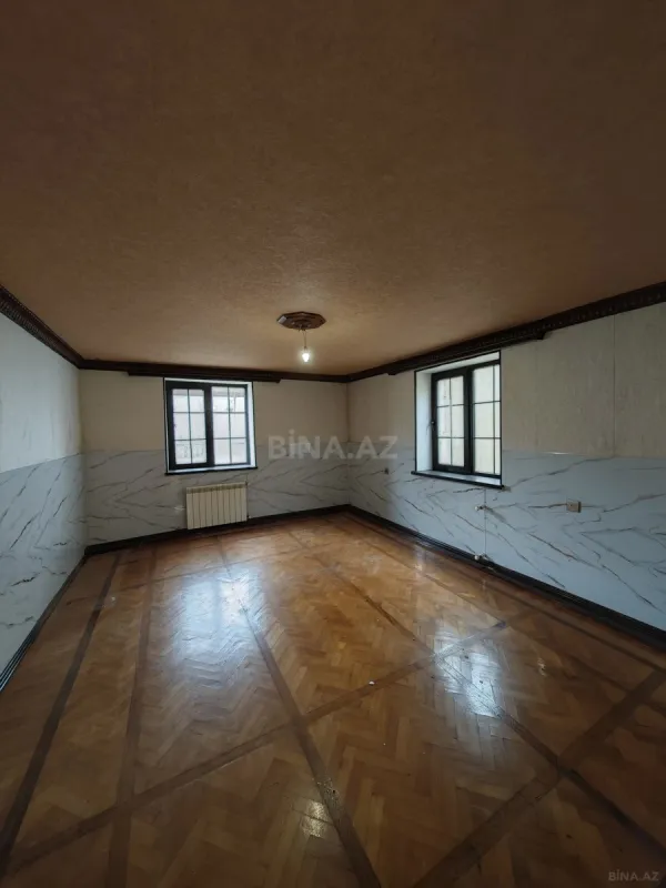 Satılır 5 otaqlı həyət evi 180 m²