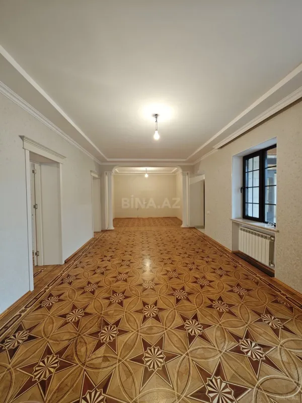 Satılır 5 otaqlı həyət evi 180 m²