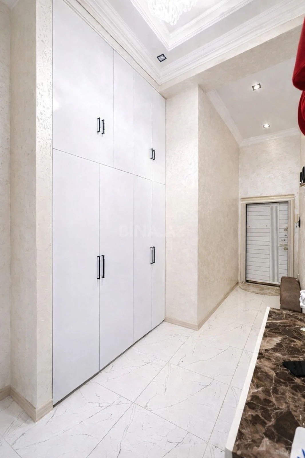 Satılır 2 otaqlı mənzil 72 m²