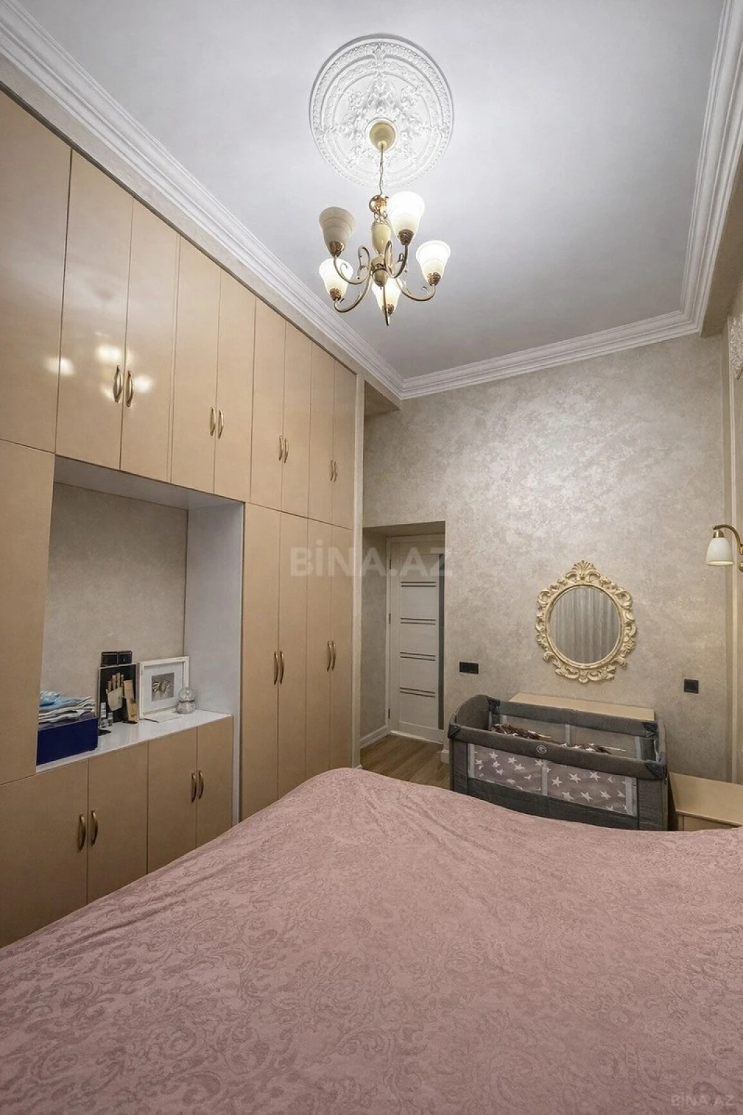 Satılır 2 otaqlı mənzil 72 m²