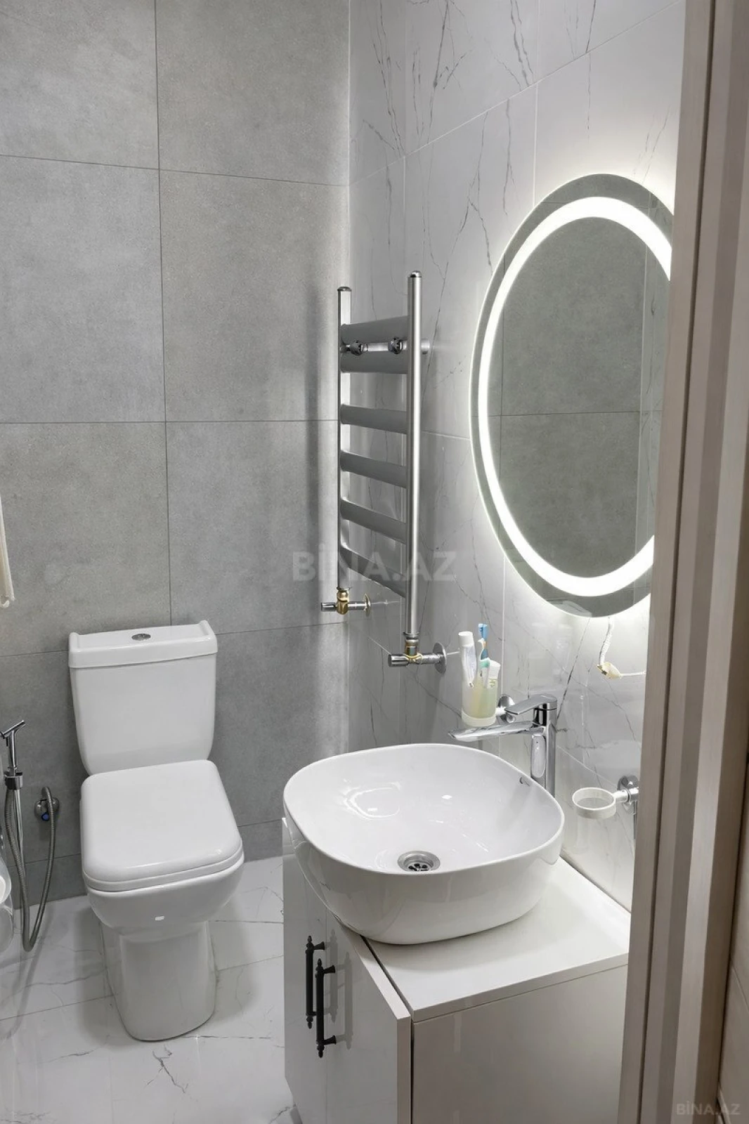 Satılır 2 otaqlı mənzil 72 m²