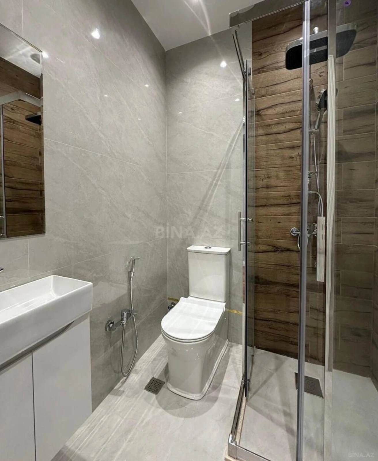 Satılır 2 otaqlı mənzil 77 m²