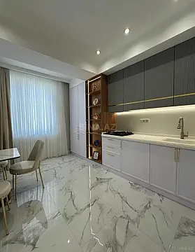Satılır 2 otaqlı mənzil 77 m²