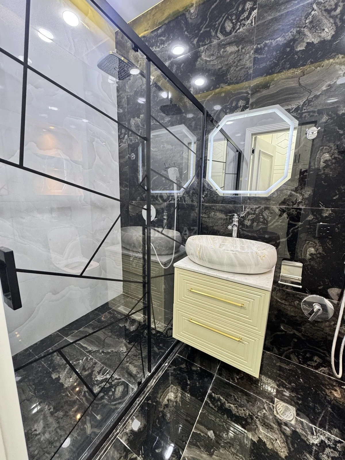 Satılır 3 otaqlı mənzil 95 m²