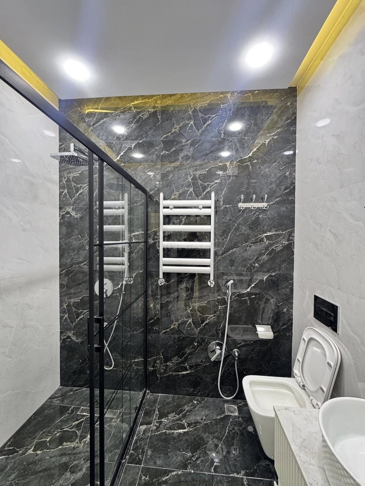 Satılır 3 otaqlı mənzil 95 m²