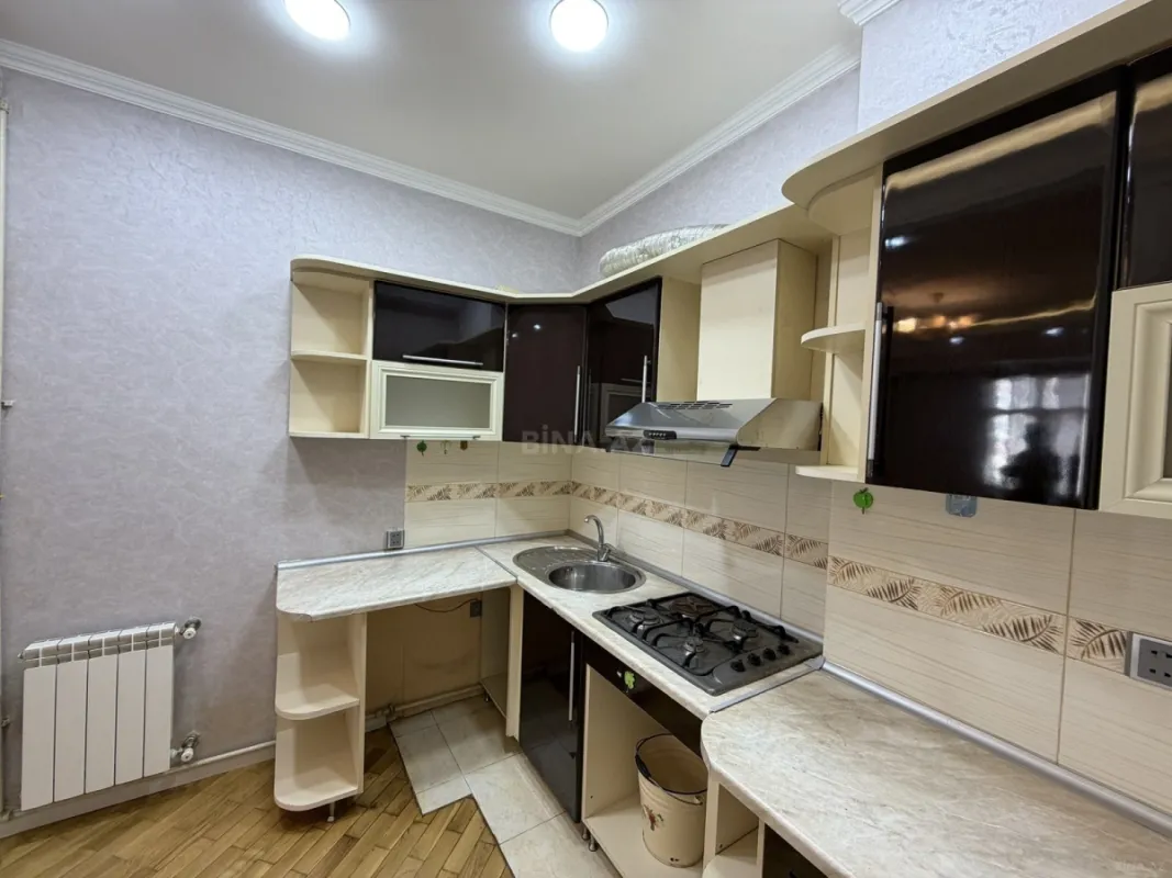 Satılır 2 otaqlı mənzil 75 m²