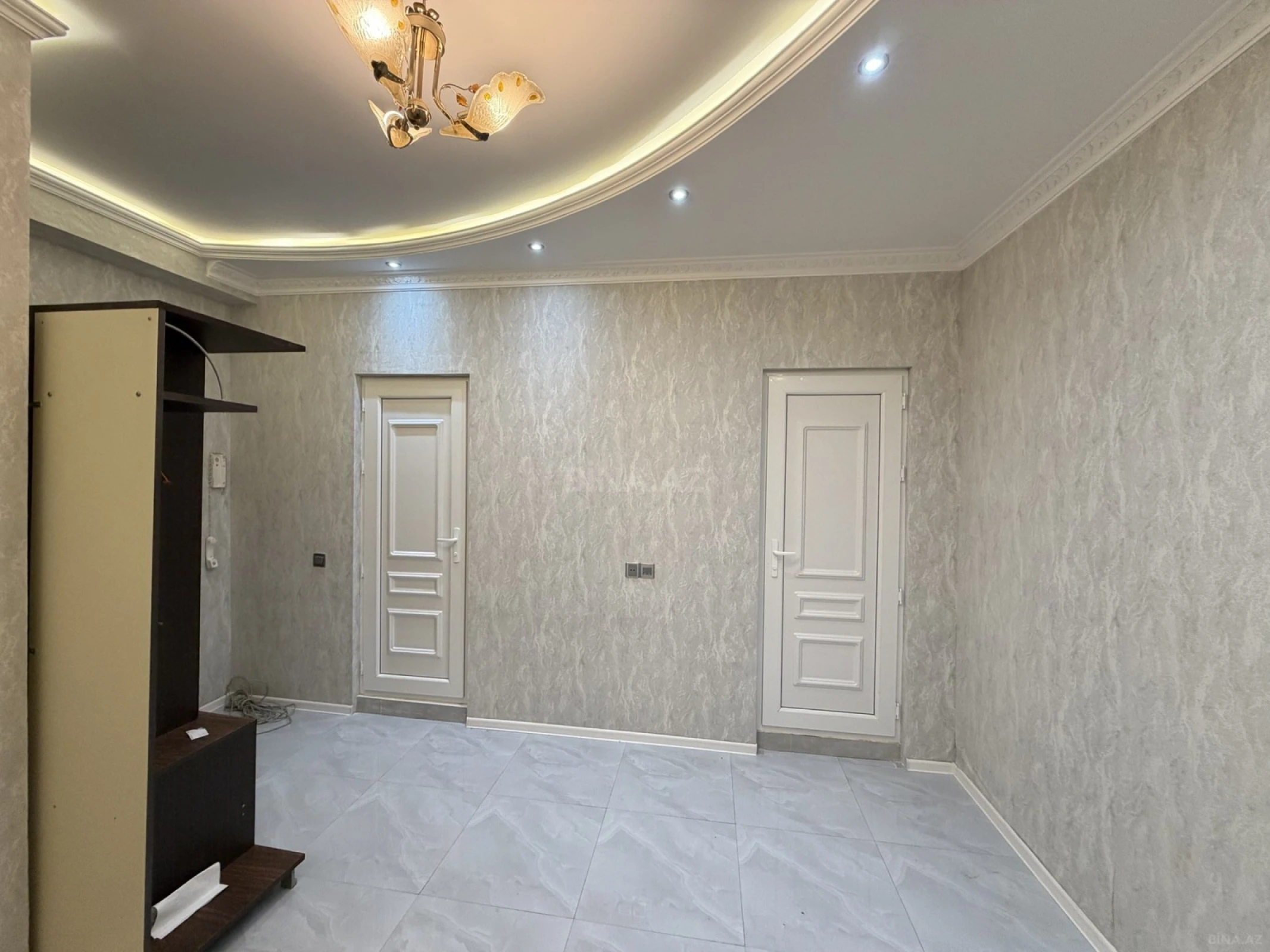 Satılır 2 otaqlı mənzil 75 m²