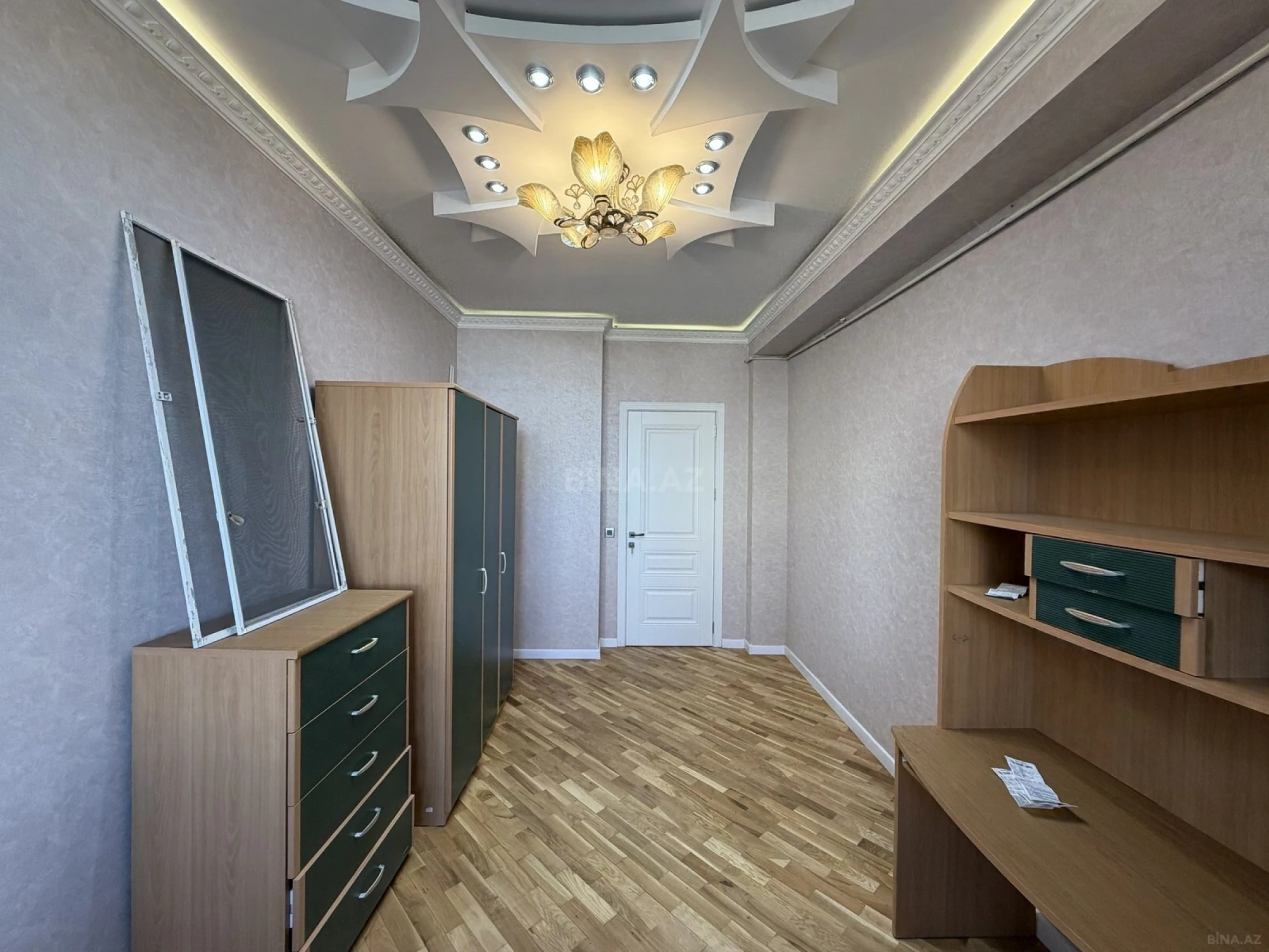 Satılır 2 otaqlı mənzil 75 m²