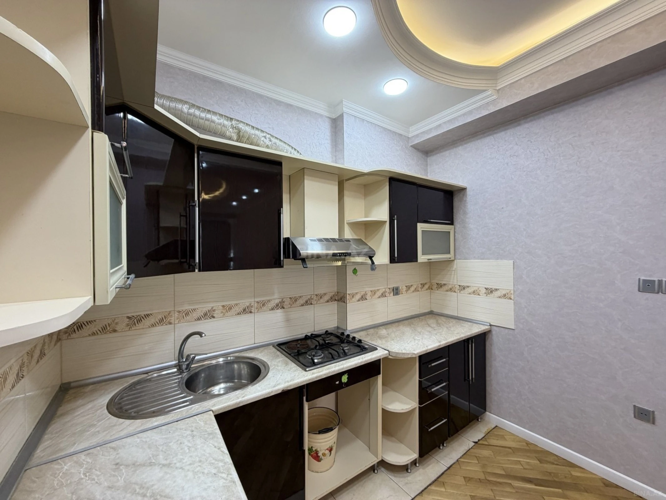 Satılır 2 otaqlı mənzil 75 m²