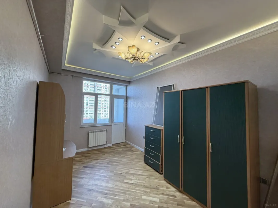Satılır 2 otaqlı mənzil 75 m²