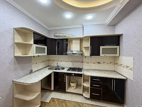 Satılır 2 otaqlı mənzil 75 m²