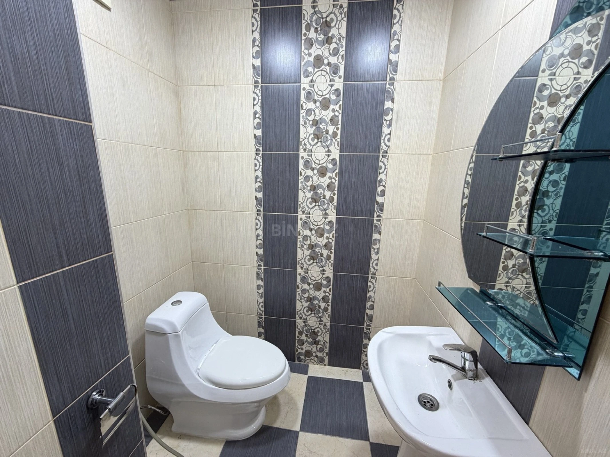 Satılır 2 otaqlı mənzil 75 m²
