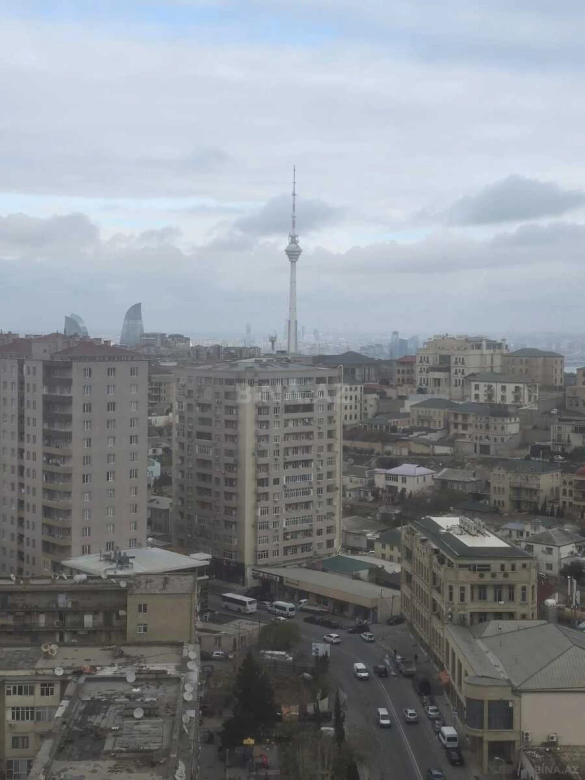 Satılır 4 otaqlı mənzil 110 m²