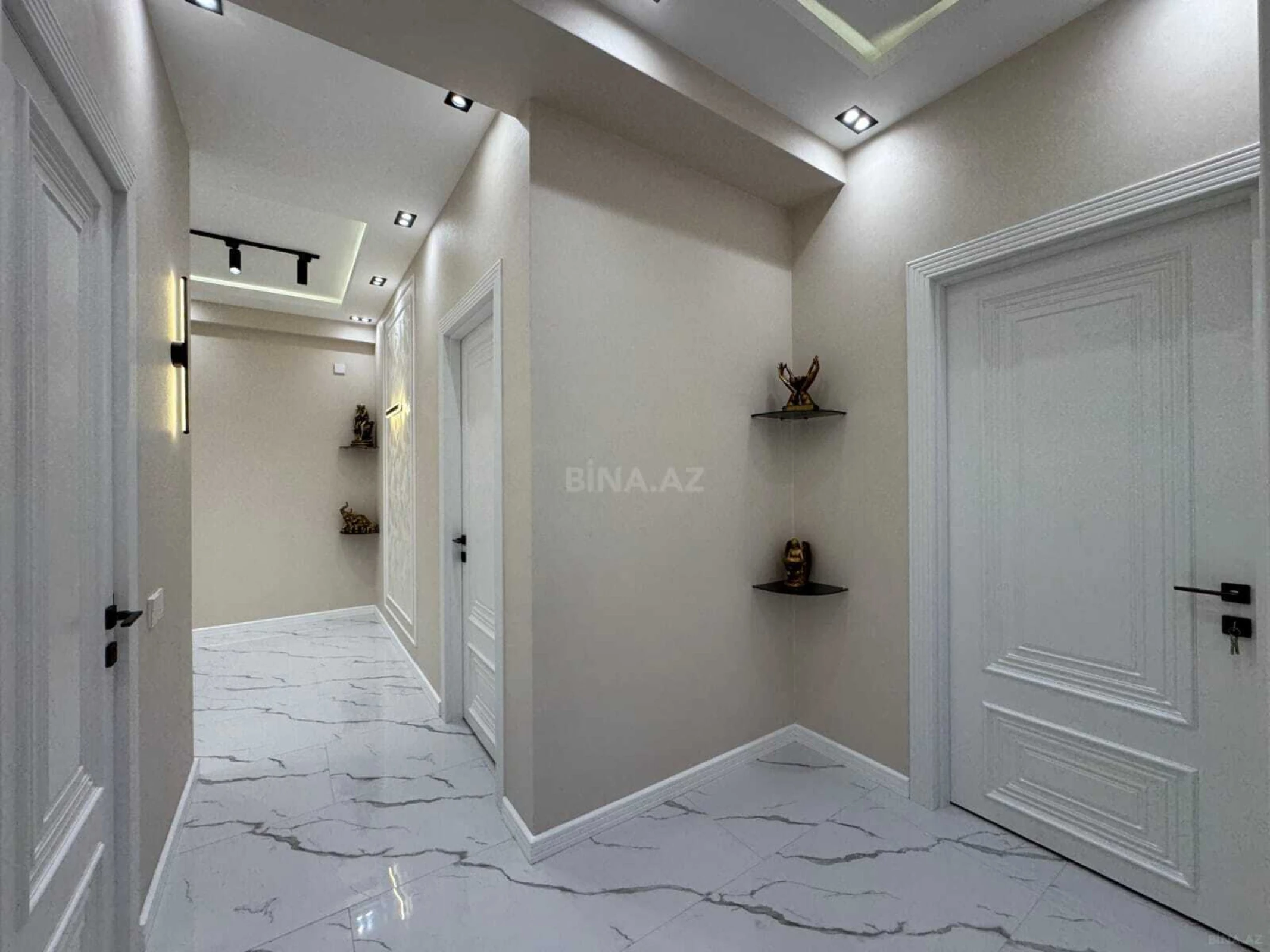 Satılır 4 otaqlı mənzil 110 m²