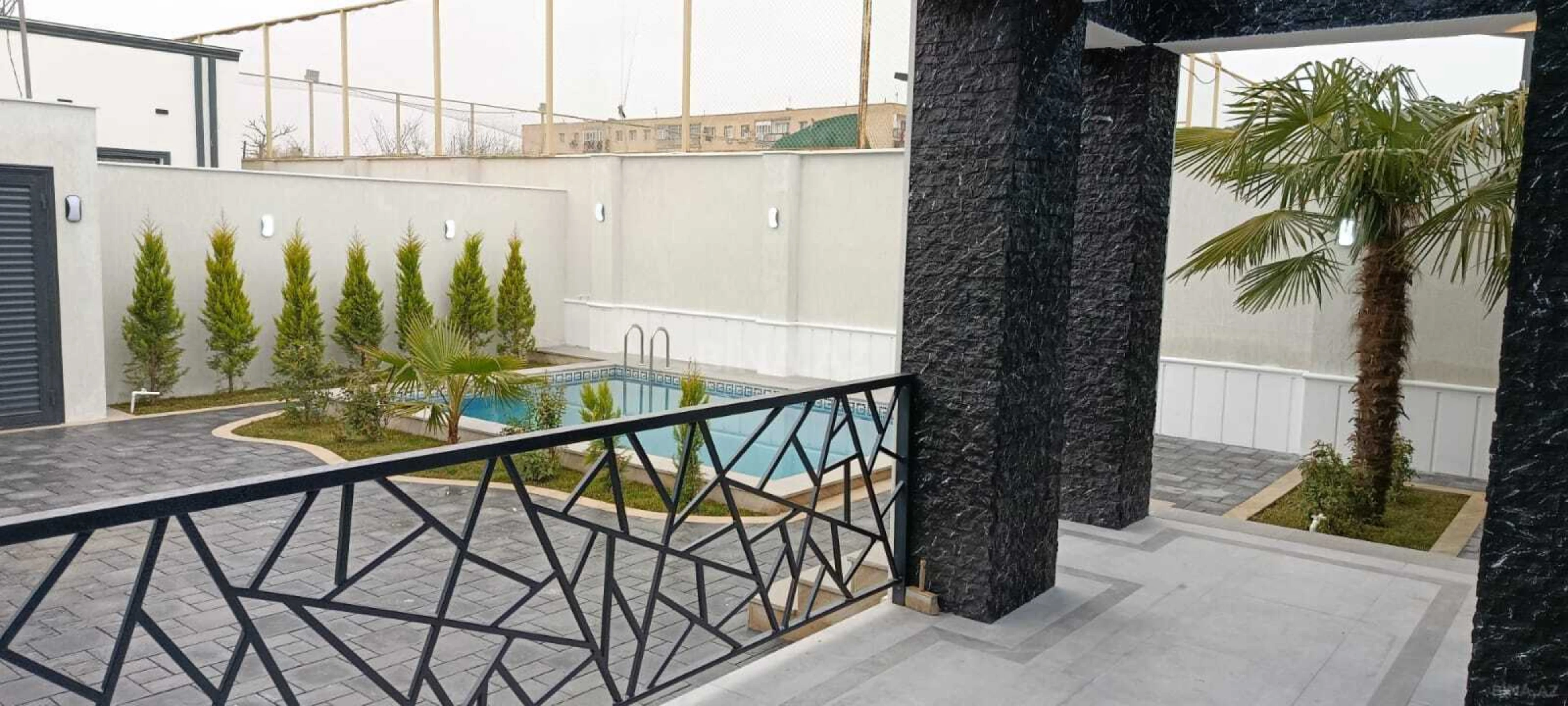 Satılır 5 otaqlı həyət evi 250 m²