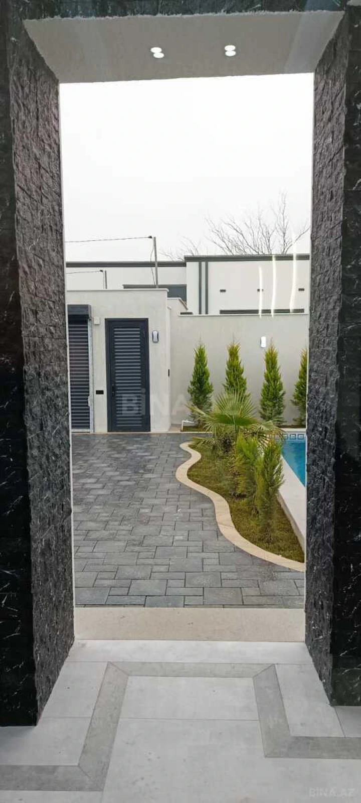 Satılır 5 otaqlı həyət evi 250 m²