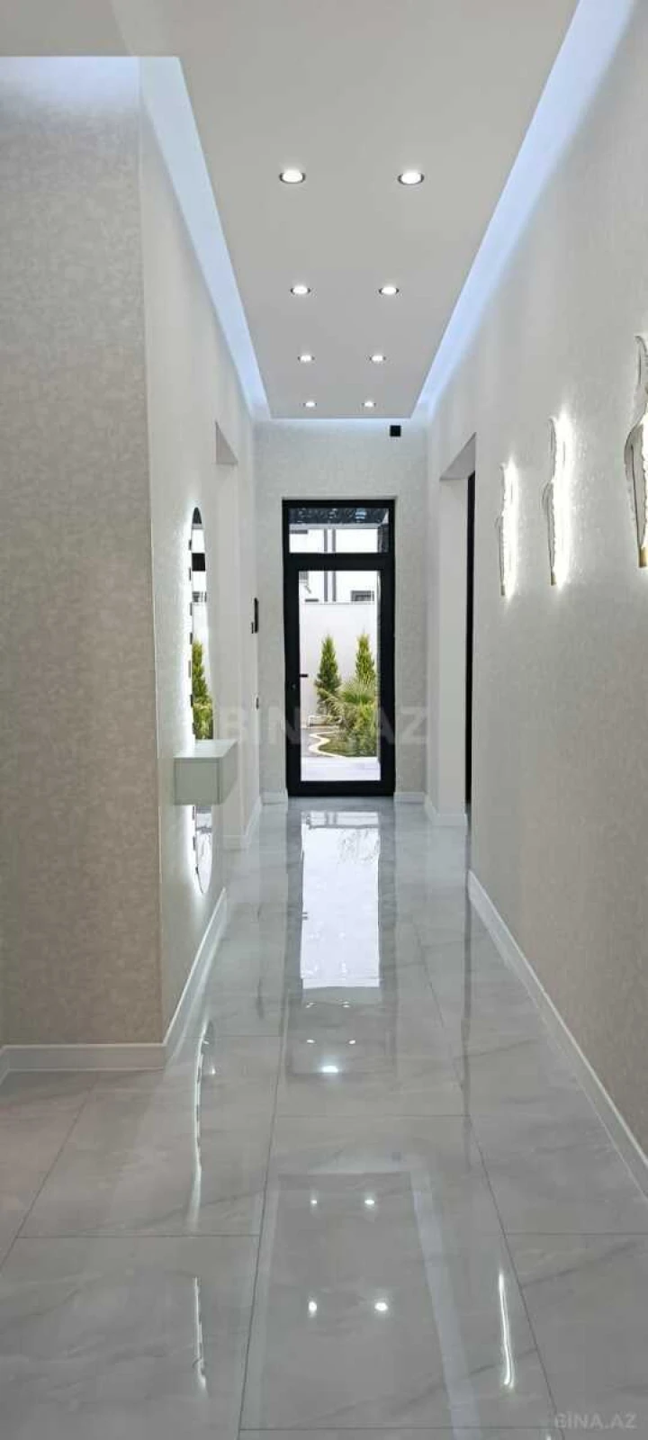 Satılır 5 otaqlı həyət evi 250 m²