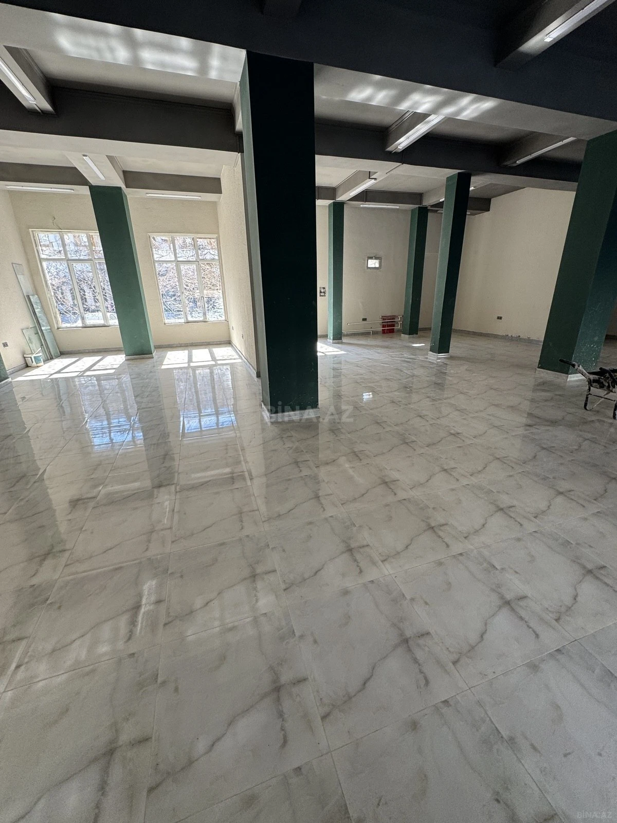 Kirayə verilir obyekt 230 m²