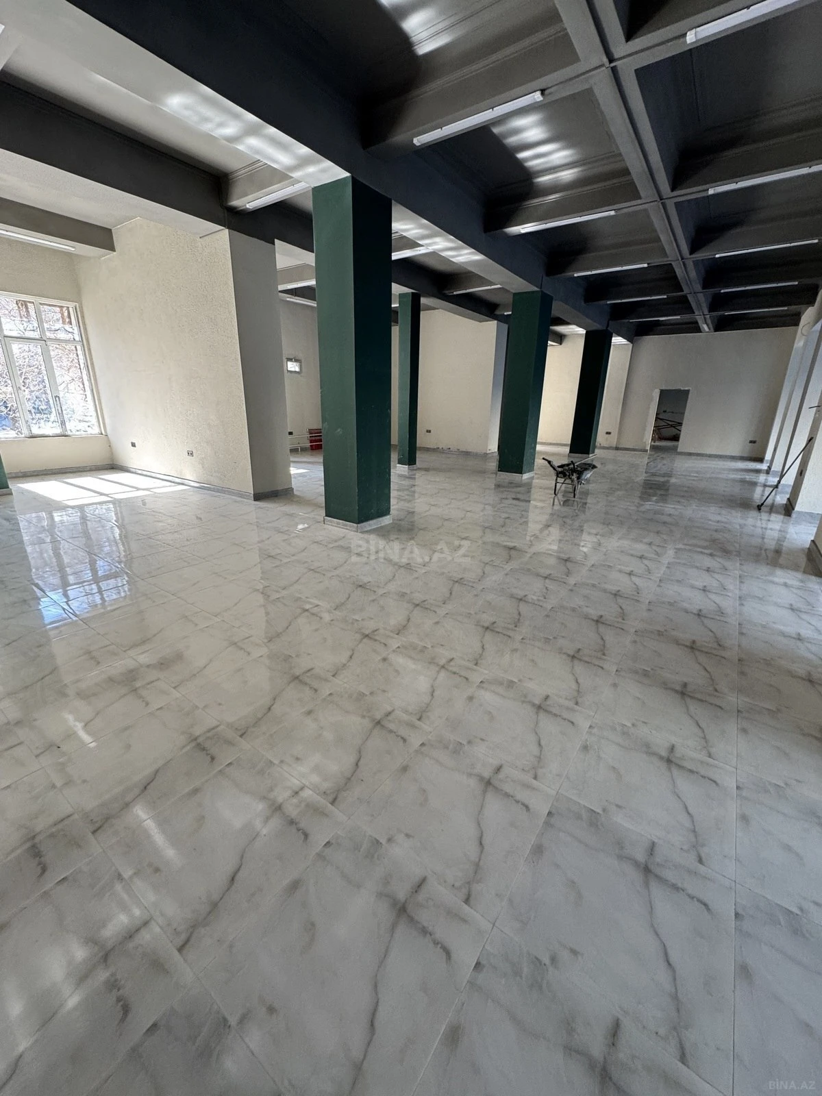 Kirayə verilir obyekt 230 m²