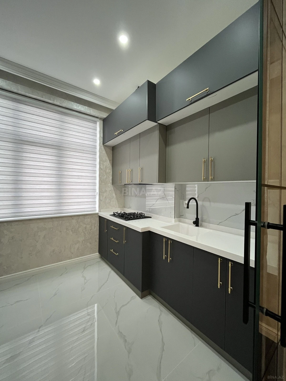 Satılır 2 otaqlı mənzil 115 m²