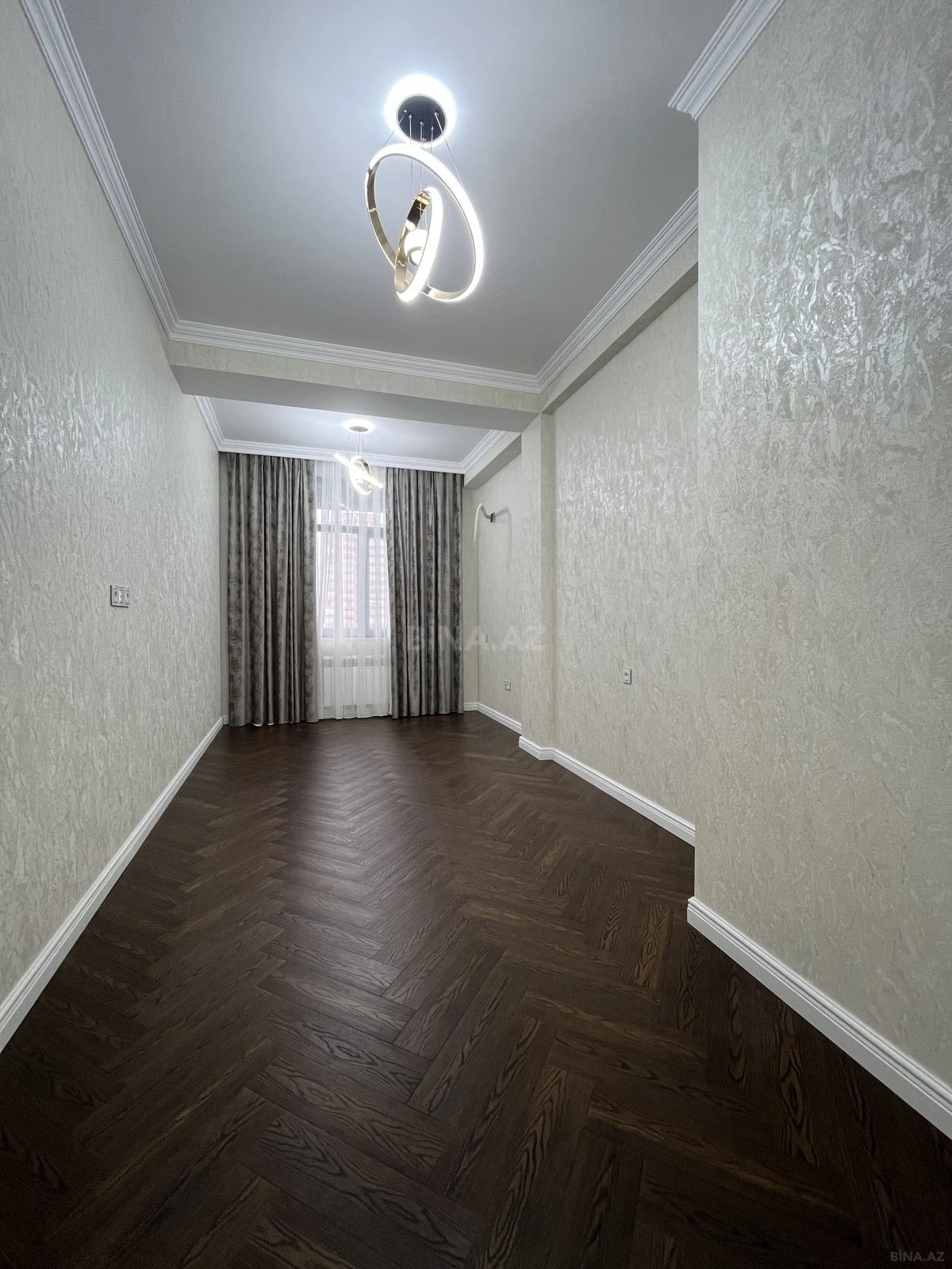Satılır 2 otaqlı mənzil 115 m²